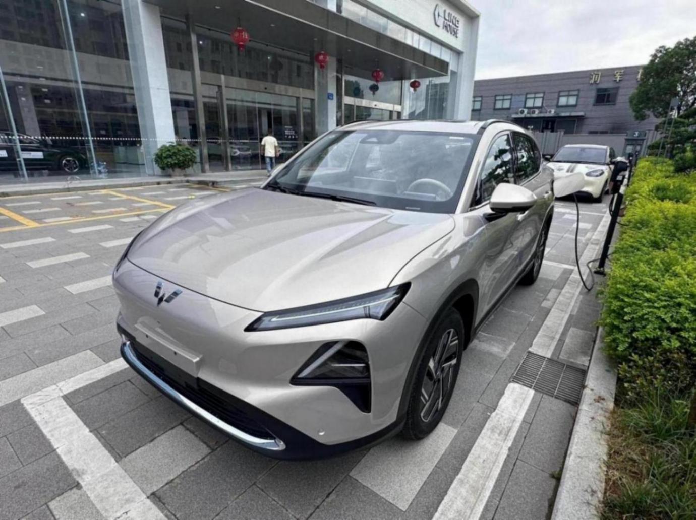 五菱星光S實車到店,8月上市,空間表現不錯