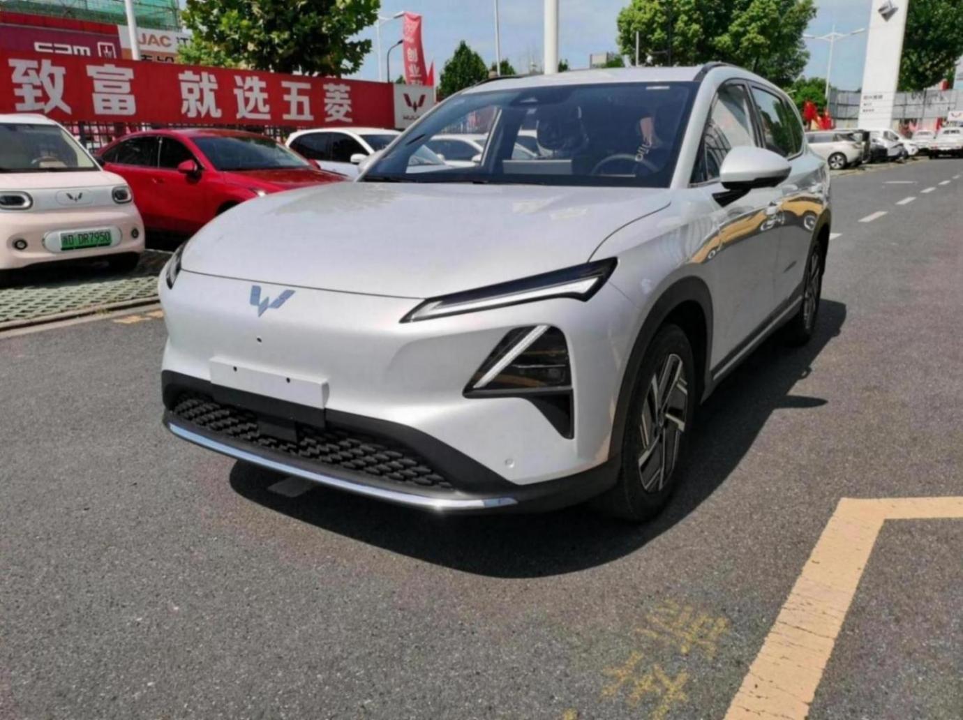 五菱星光S實車到店,8月上市,空間表現不錯