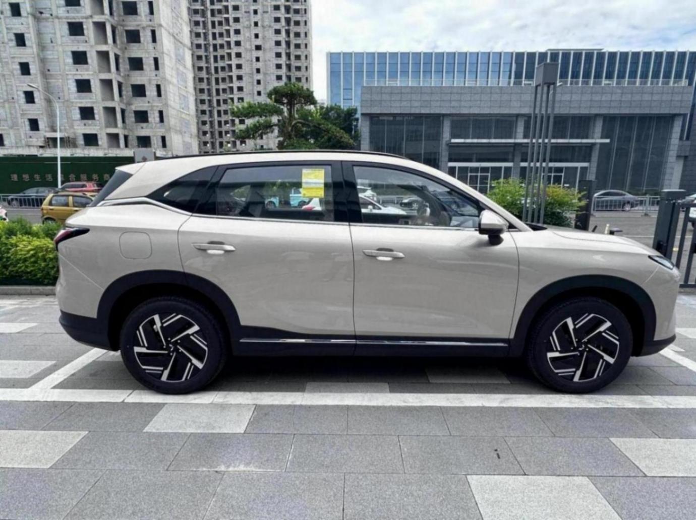 五菱星光S實車到店,8月上市,空間表現不錯