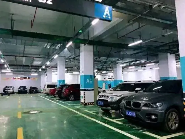 續航、充電、保值率……新能源汽車的“三道坎”,有錢人怎么看?