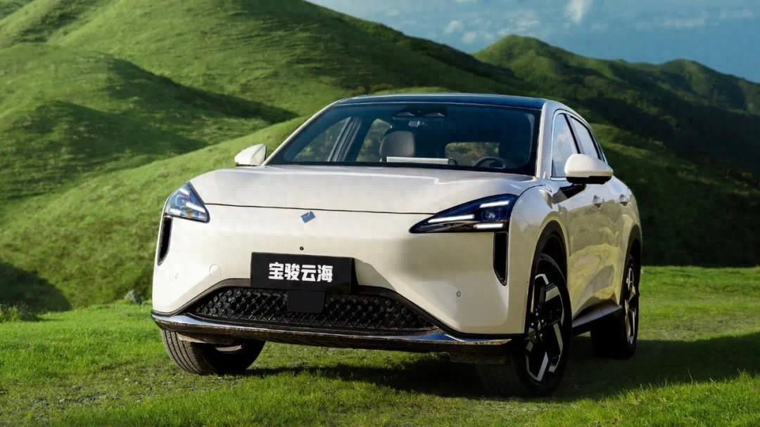 四種車色,純電插混雙動力,寶駿云海是你要的智能長續(xù)航SUV嗎?