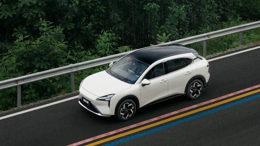 四種車色,純電插混雙動力,寶駿云海是你要的智能長續(xù)航SUV嗎?