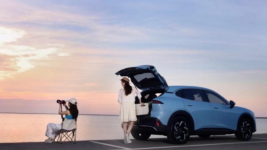 四種車色,純電插混雙動力,寶駿云海是你要的智能長續(xù)航SUV嗎?