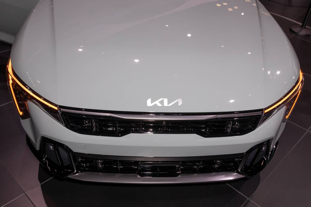 2025款起亞K4閃耀紐約車(chē)展:設(shè)計(jì)語(yǔ)言的全新突破