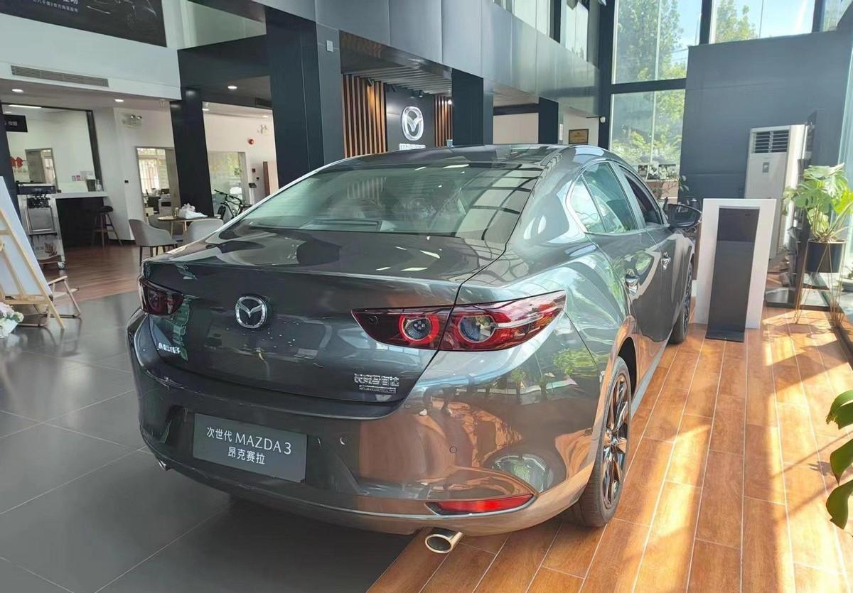 2.0L車型裸車價8.5萬左右,馬自達3昂克賽拉適合哪些人?