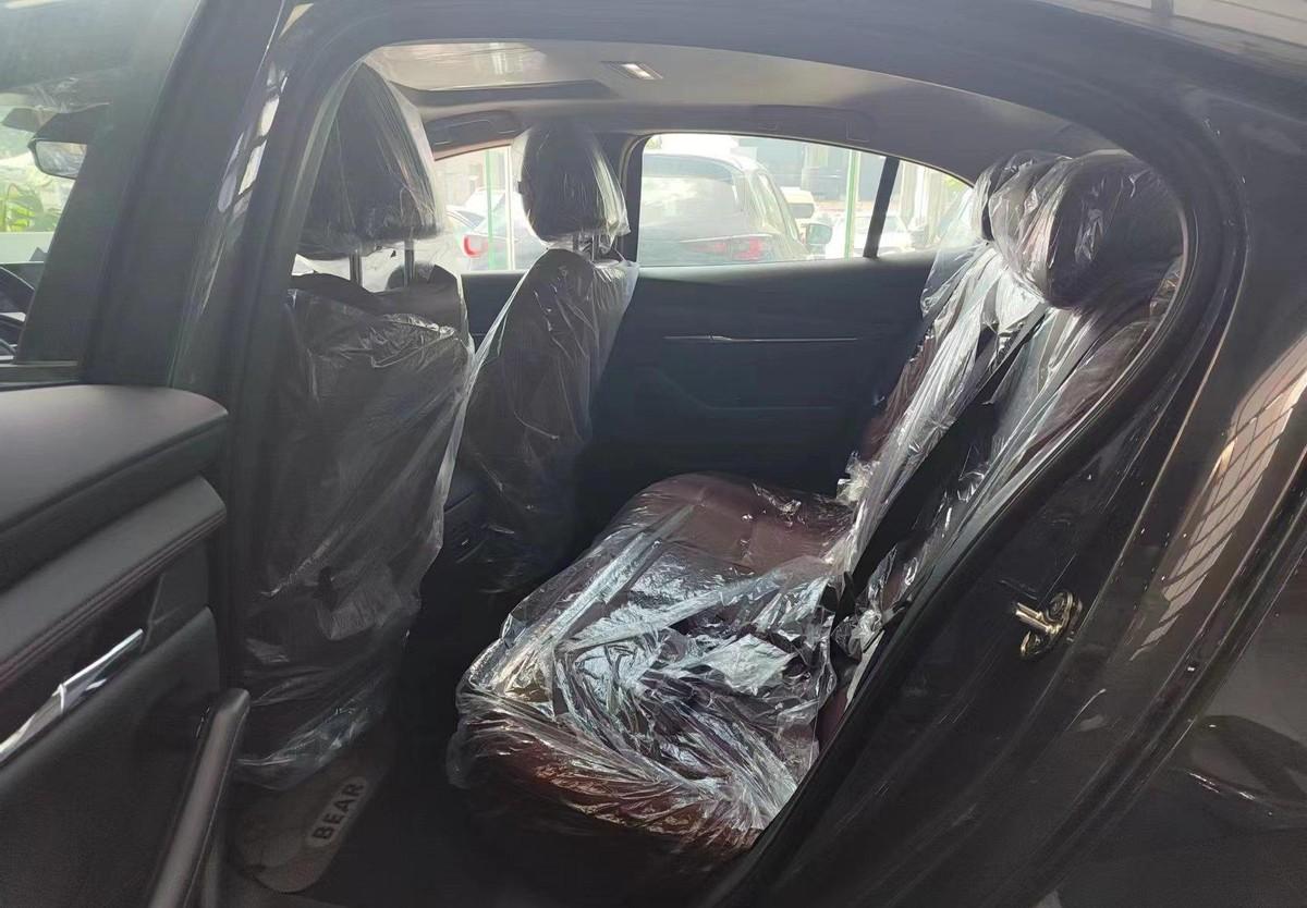 2.0L車型裸車價8.5萬左右,馬自達3昂克賽拉適合哪些人?