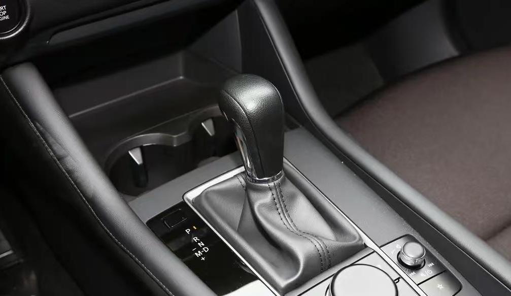 2.0L車型裸車價8.5萬左右,馬自達3昂克賽拉適合哪些人?