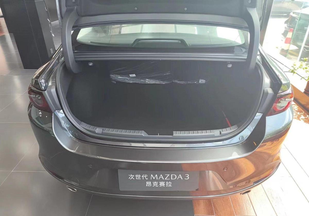 2.0L車型裸車價8.5萬左右,馬自達3昂克賽拉適合哪些人?