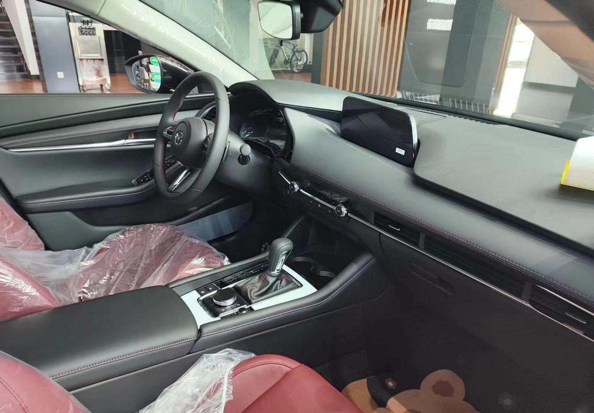 2.0L車型裸車價8.5萬左右,馬自達3昂克賽拉適合哪些人?
