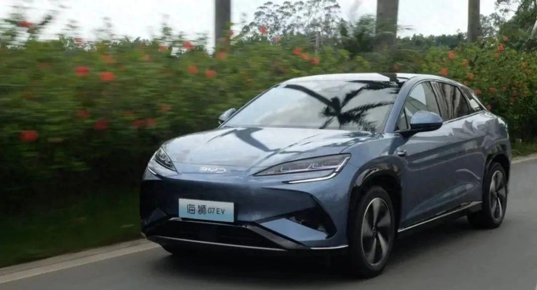 試駕“比亞迪最速SUV ” 兼顧顏值與性能的海獅07EV表現(xiàn)如何