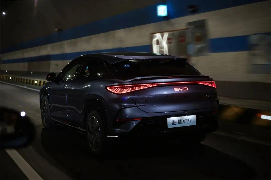 試駕“比亞迪最速SUV ” 兼顧顏值與性能的海獅07EV表現(xiàn)如何