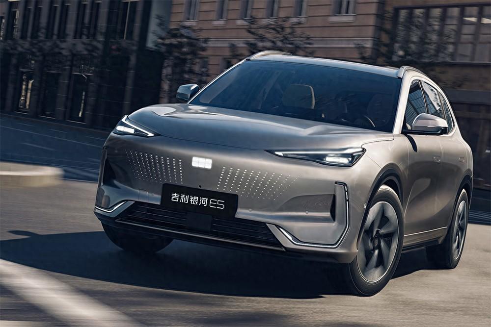 限時10.98萬元起,吉利銀河E5上市,CLTC續航440/530km