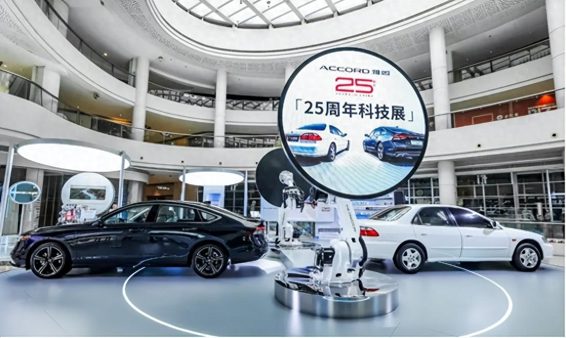 硬控B級轎車市場25年 雅閣怎么玩轉智電時代
