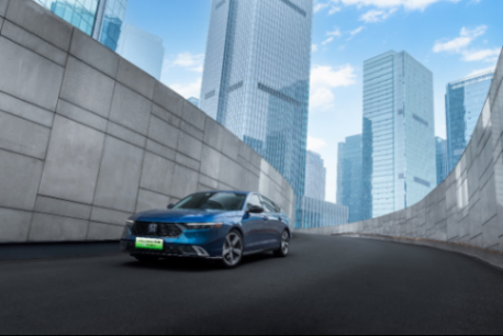 硬控B級轎車市場25年 雅閣怎么玩轉智電時代