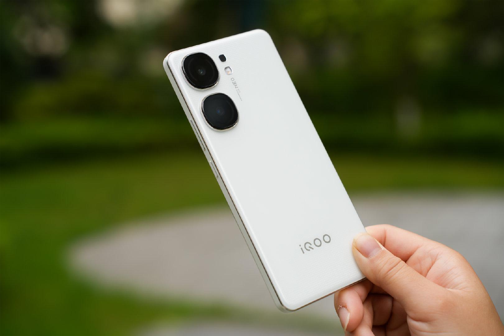 iQOO Neo9s Pro+和紅米K70至尊版,誰的性價比更高?