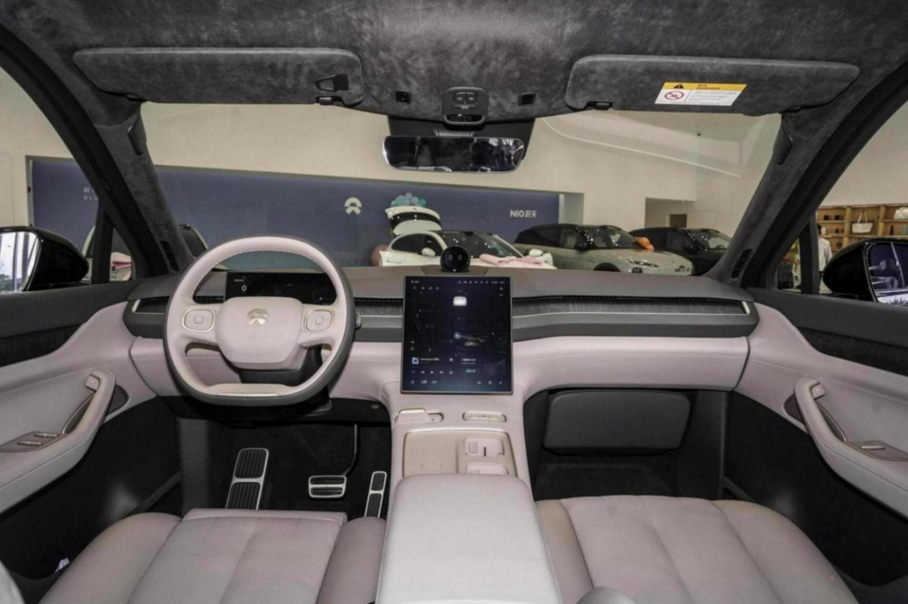 國產中大型豪華轎車,3.8s破百,配雙腔空懸+雙電機四驅,蔚來ET7