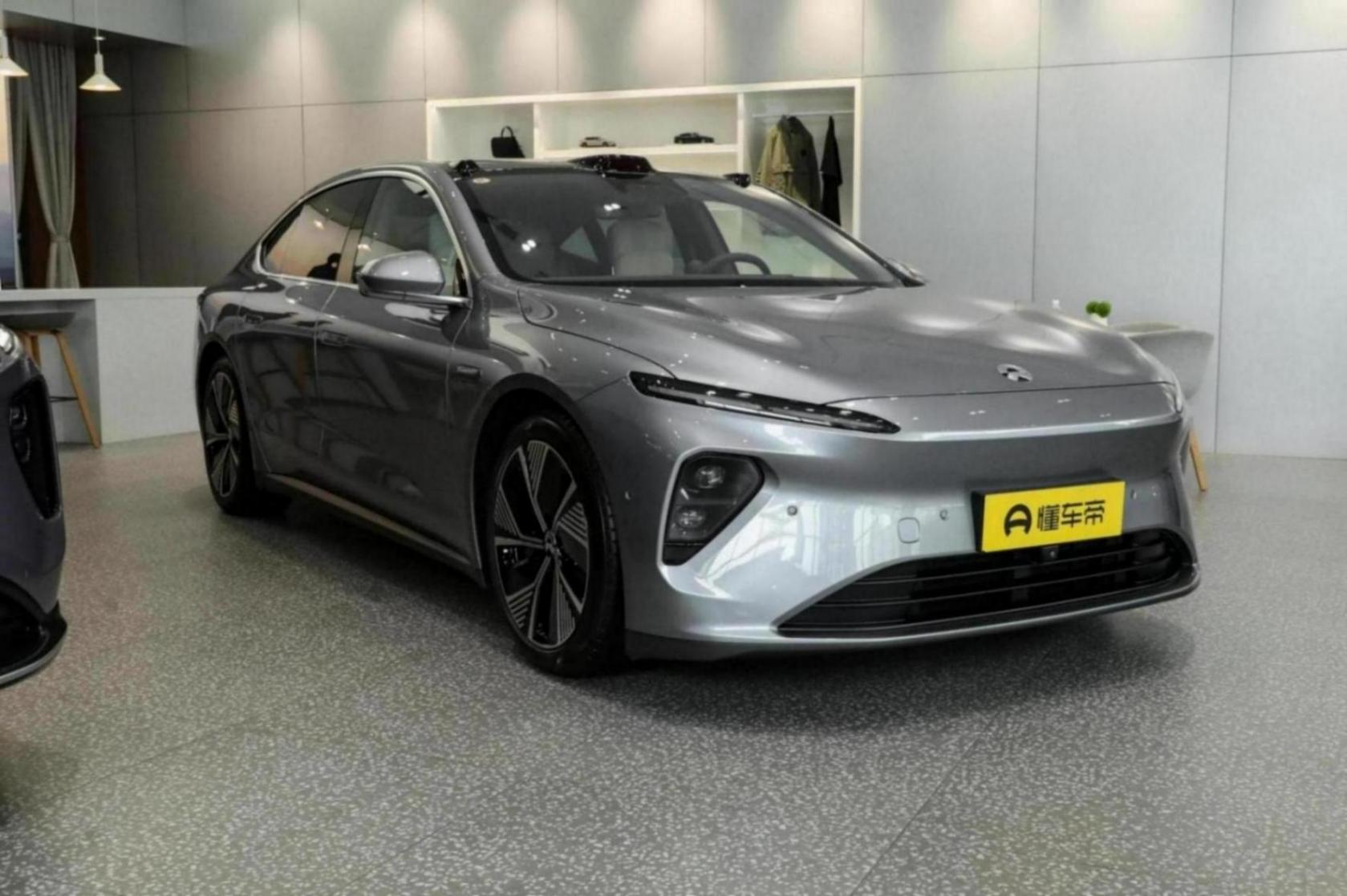 國產中大型豪華轎車,3.8s破百,配雙腔空懸+雙電機四驅,蔚來ET7