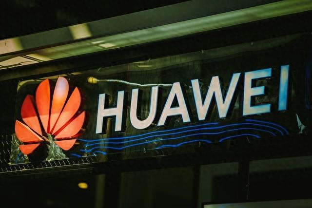 華為手機的逆襲之路:從低谷到科技巔峰的攀登