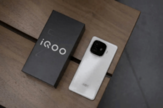 6000mAh大電池+80w 快充!iQOO Z9 Turbo 上手體驗!