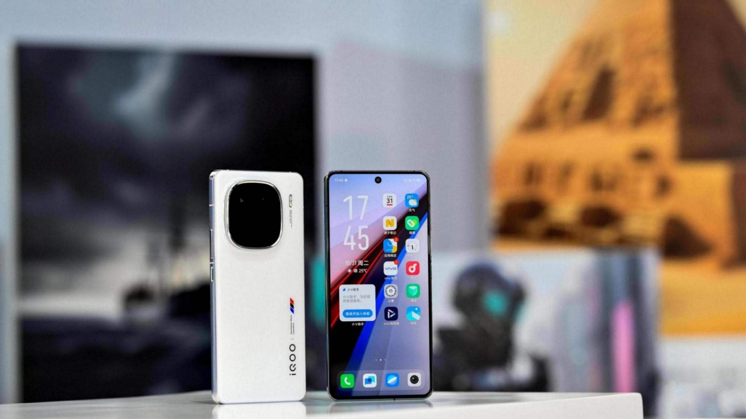 vivo X100s和iQOO12:同樣是直屏,有什么區(qū)別嗎?