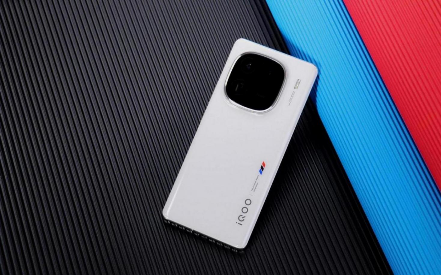 vivo X100s和iQOO12:同樣是直屏,有什么區(qū)別嗎?