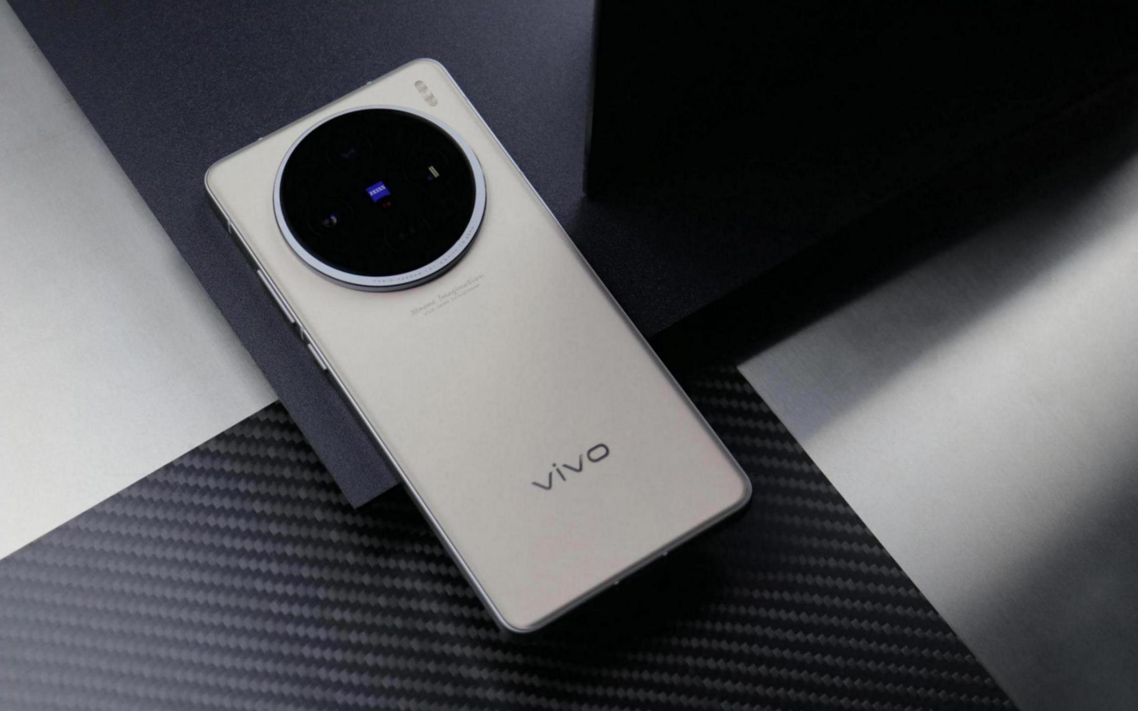 vivo X100s和iQOO12:同樣是直屏,有什么區(qū)別嗎?