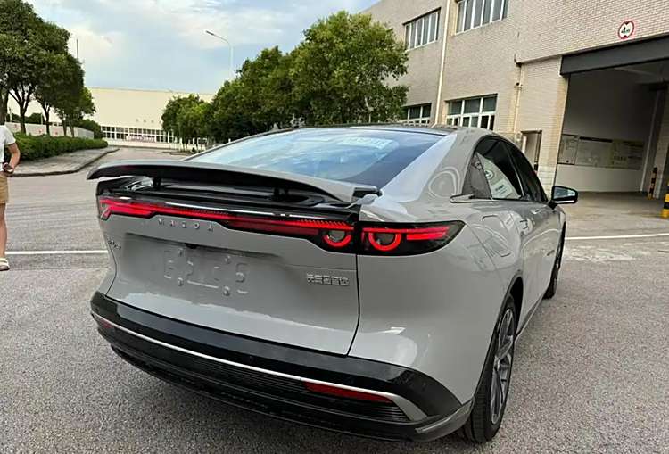 無框車門+電動尾翼,馬自達(dá)EZ-6實車現(xiàn)已到店,預(yù)計15萬元起售