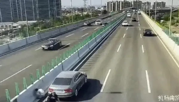 離譜!小鵬以50邁追尾撞人,智能駕駛成安全隱患?