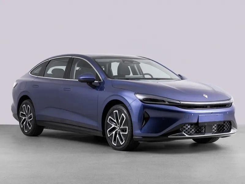 寶駿云光申報(bào)圖曝光,定位中大型轎車,外觀很時(shí)尚