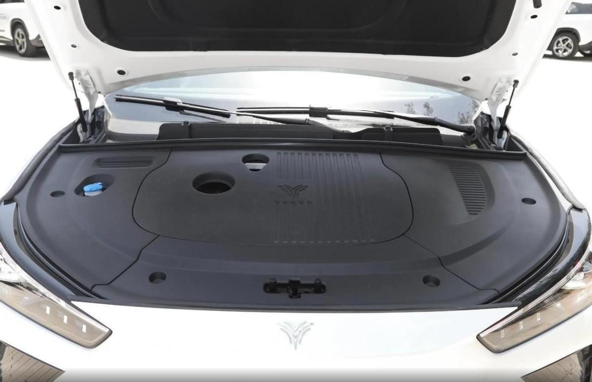 12.99萬起,310km純電續航,饋電油耗5.8升,哪吒L增程車型導購