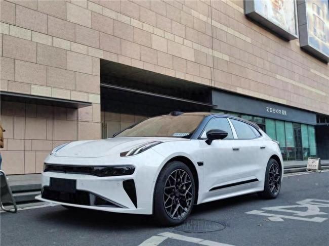自駕新選擇,極氪001與特斯拉ModelY,哪個讓你更自由?