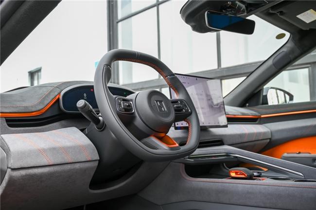 自駕新選擇,極氪001與特斯拉ModelY,哪個讓你更自由?