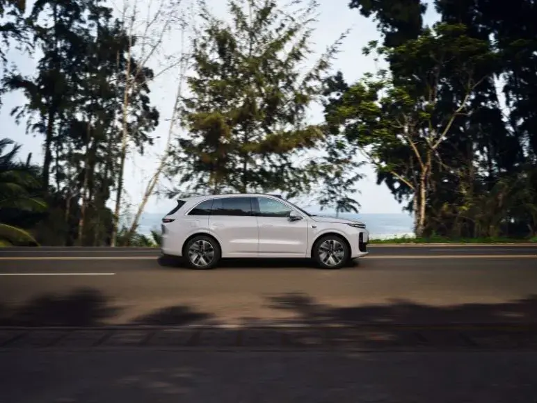 豪華品牌月銷量第一!理想汽車的成功,撕開了多少豪車“遮羞布”