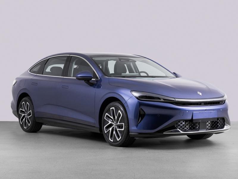 瞄準(zhǔn)中大型新能源轎車市場(chǎng),寶駿云光這次能行嗎?