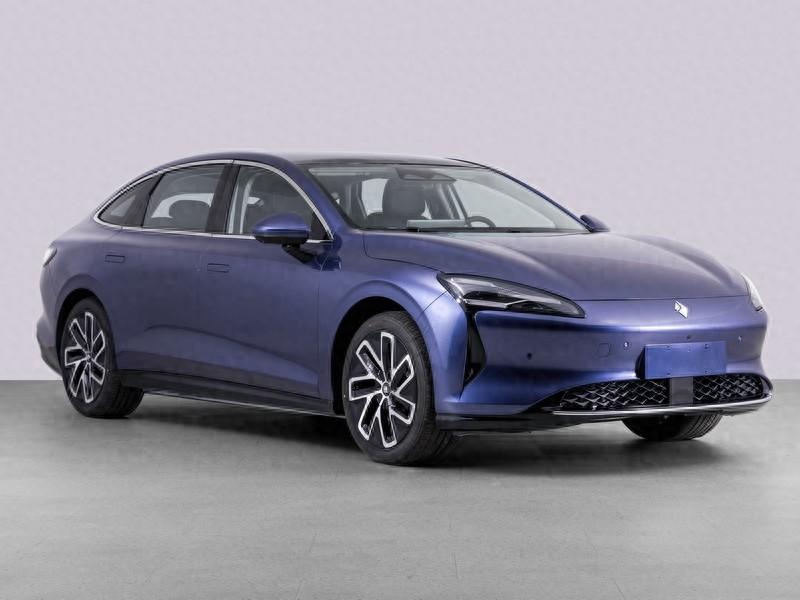 瞄準(zhǔn)中大型新能源轎車市場(chǎng),寶駿云光這次能行嗎?
