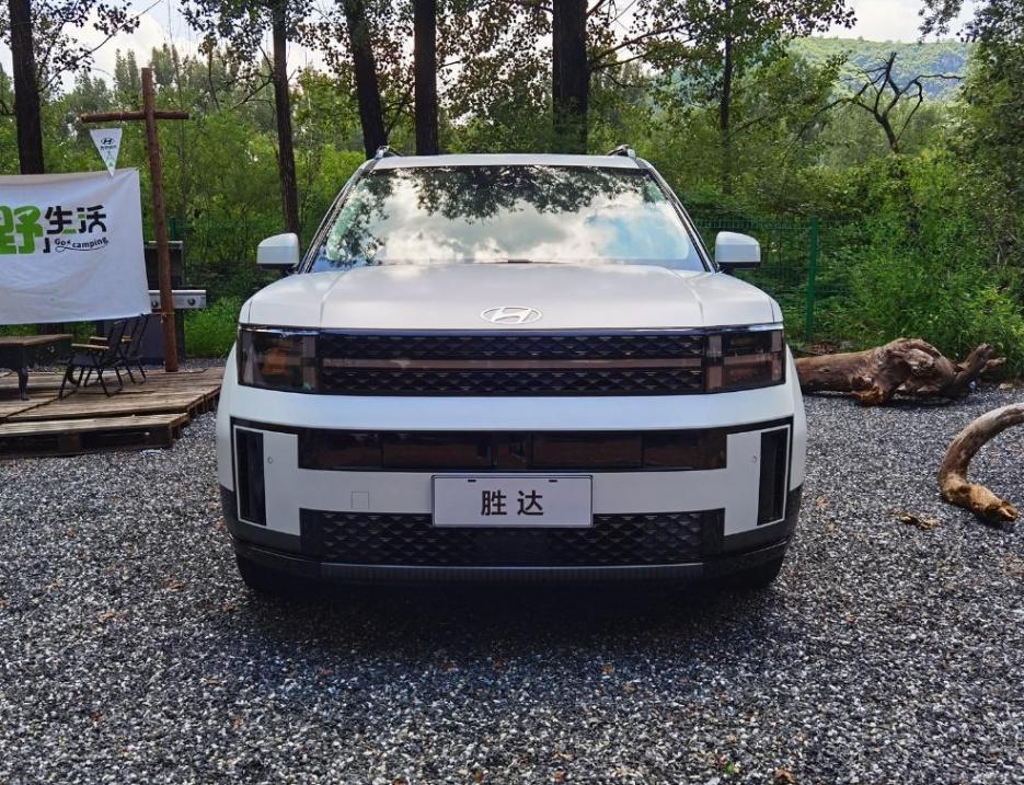搖身一變成了“硬派SUV”? 實(shí)拍北京現(xiàn)代全新一代勝達(dá)