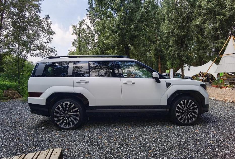 搖身一變成了“硬派SUV”? 實(shí)拍北京現(xiàn)代全新一代勝達(dá)