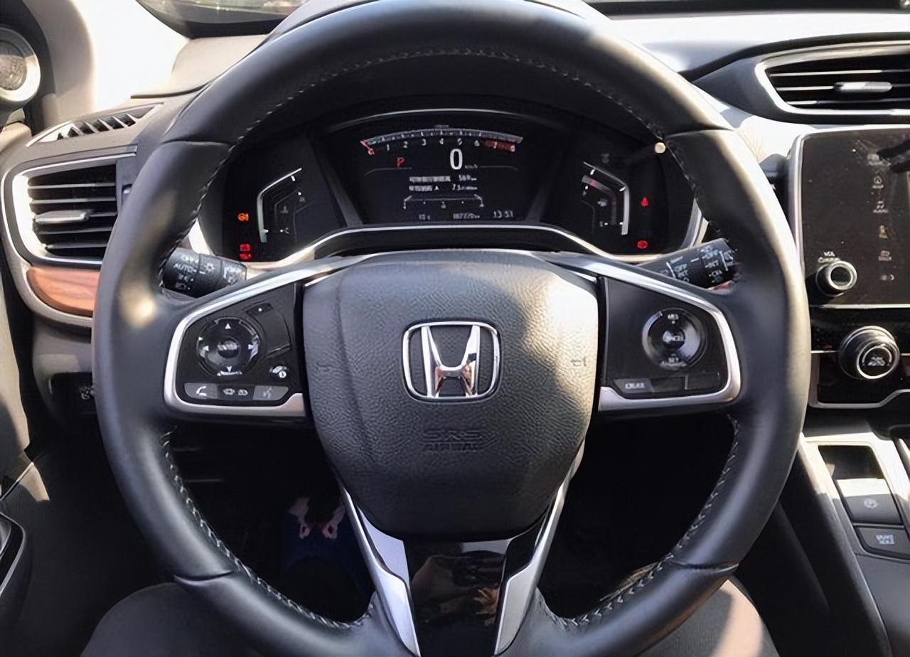 全款23萬怒提本田CRV,對比同事的大眾途觀L,車主:想說三個字