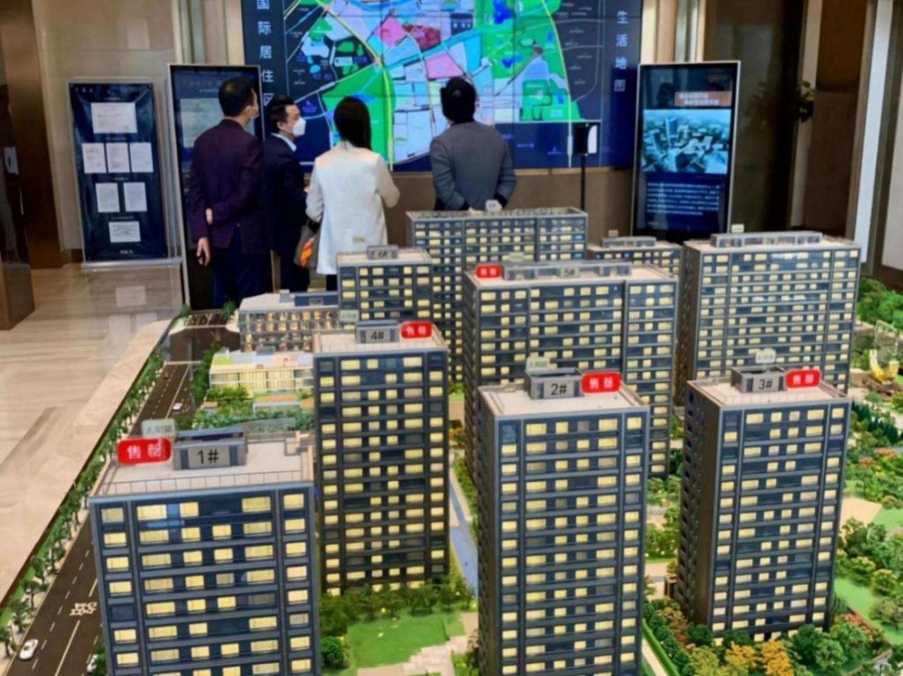 大信號頻頻!2024,中國樓市往何處去?房價還要漲?