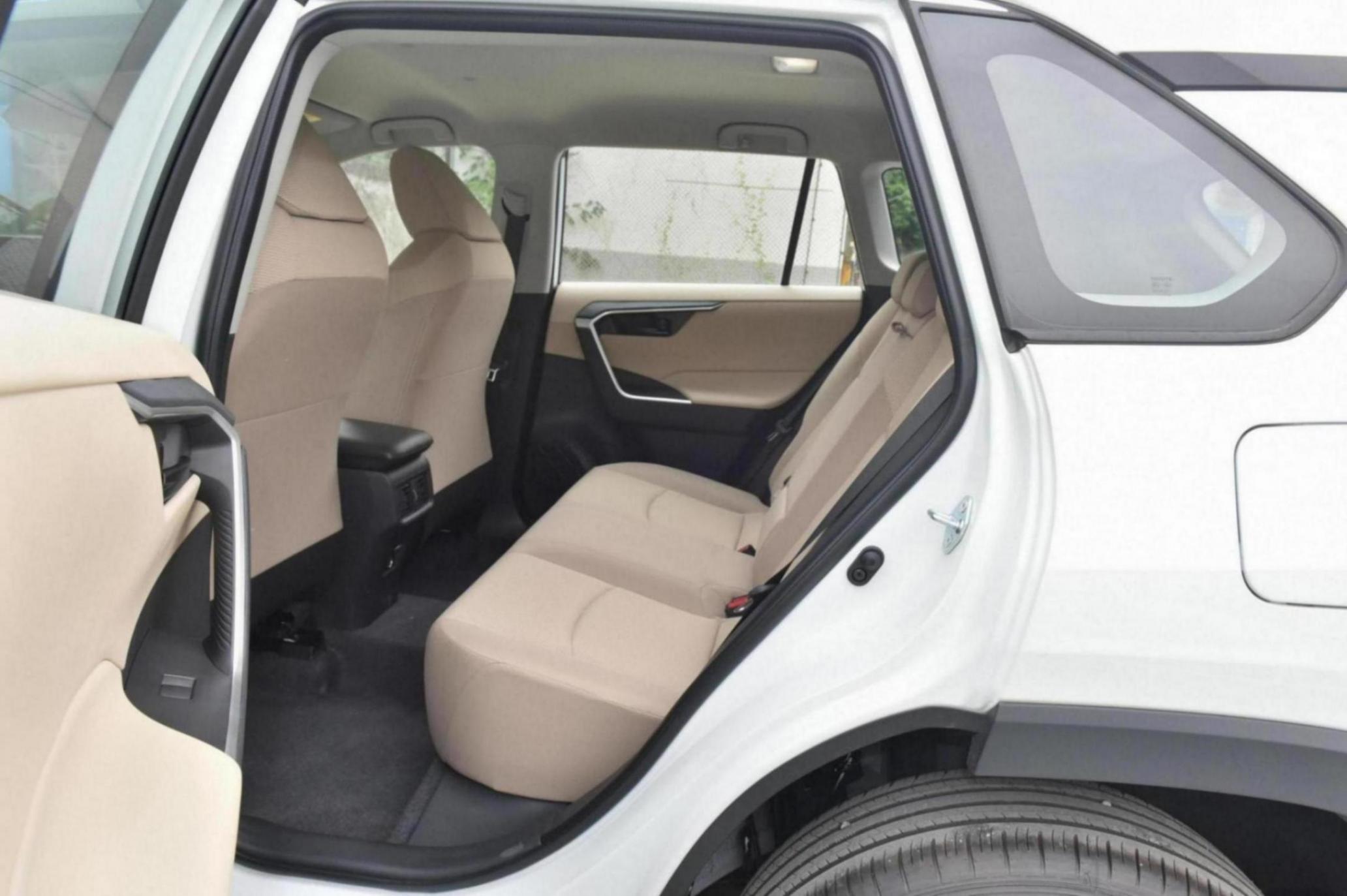 配2.0L動力,月銷16683臺,軸距2690mm,解讀一汽豐田RAV4榮放