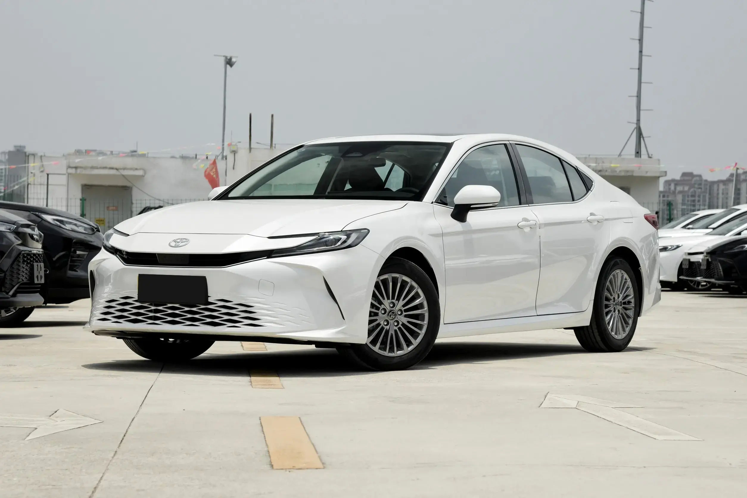 豐田凱美瑞,惠后13.98萬,2.0L發動機,油耗穩定,值得入手嗎?