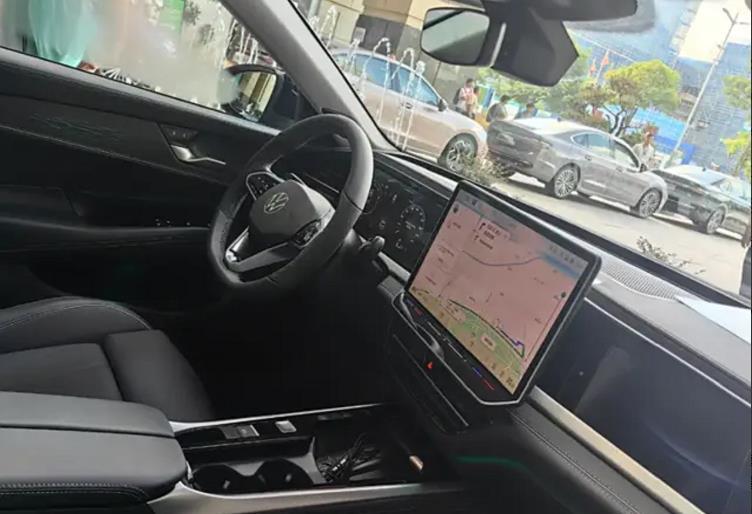 全新帕薩特PRO實車曝光,尺寸新提升,兩種渦輪動力可選