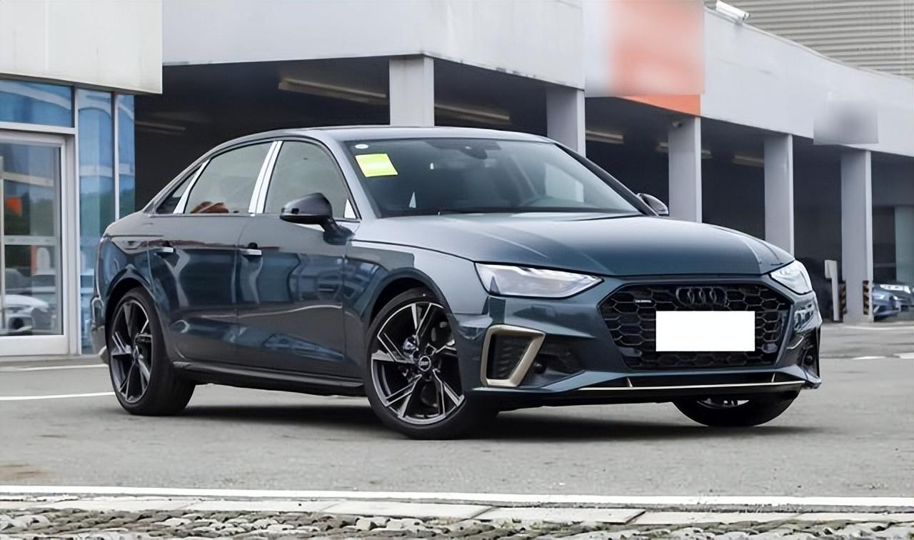 奧迪油車全系價格“大跳水”,A4L、Q5L、A6L搶著降,市場變了?