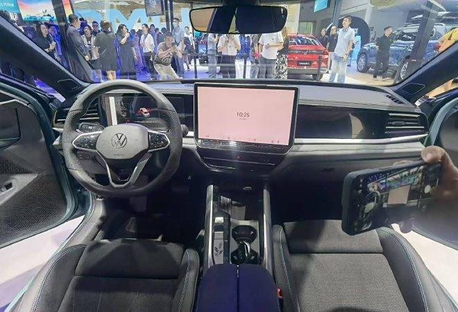 2024成都車展:上汽大眾帕薩特Pro正式亮相