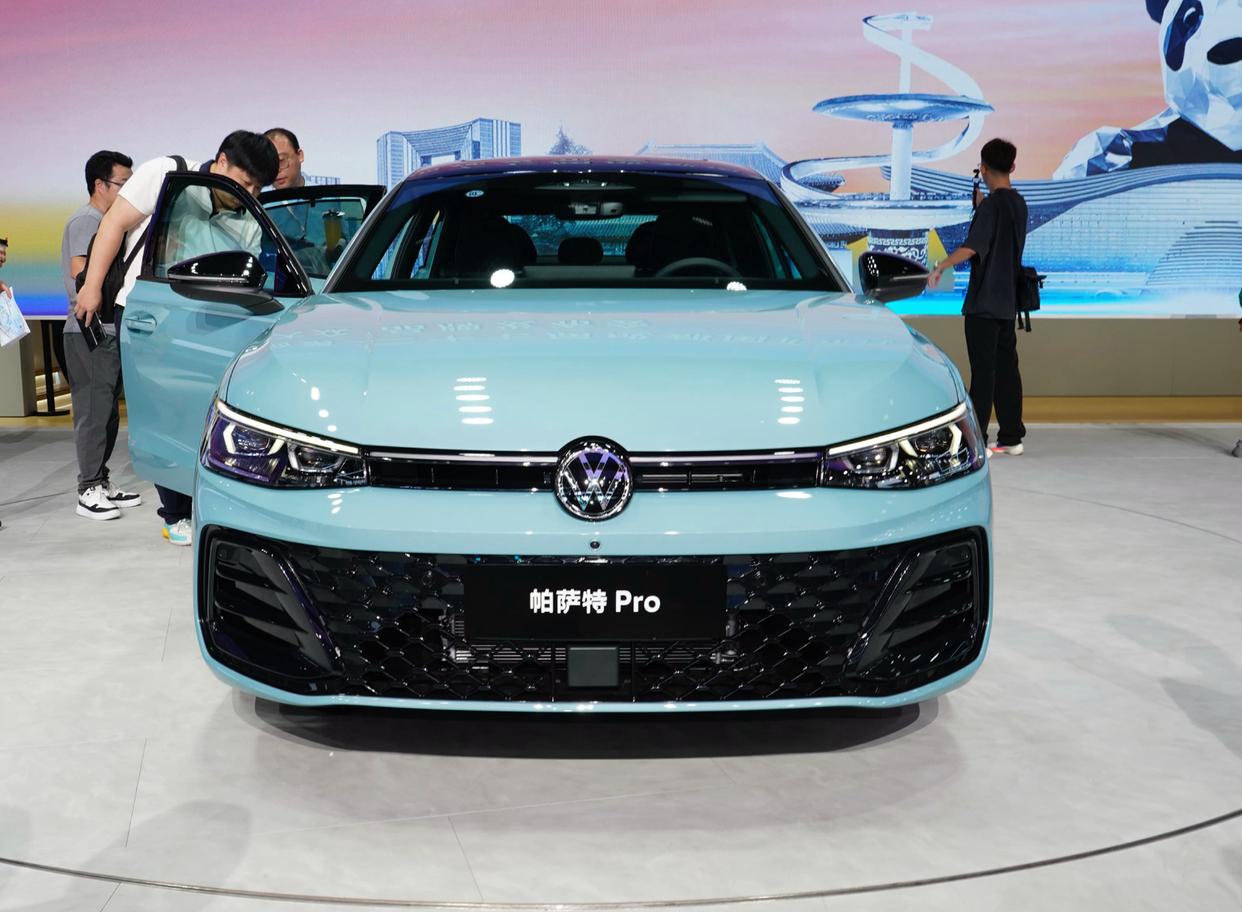新車智讀|上汽大眾帕薩特Pro首發,“奶油色”車漆變年輕!