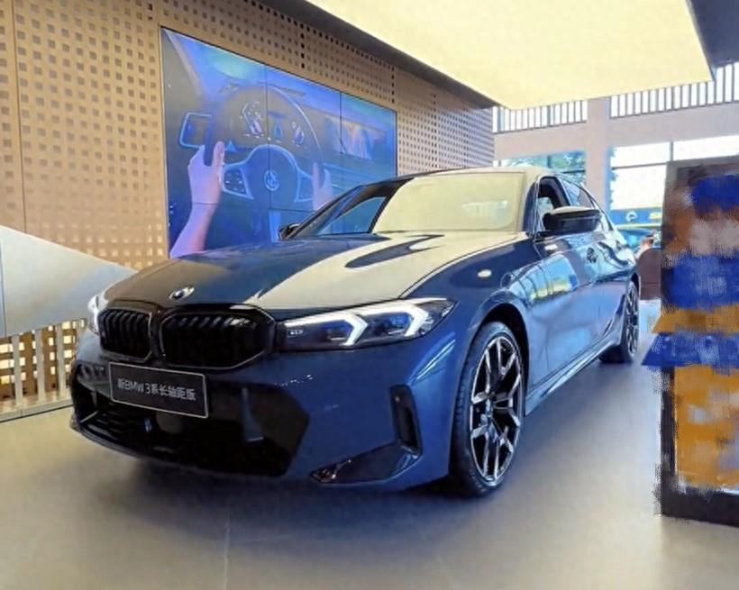 2025款寶馬3系到店,外觀更帥氣,內置水晶組件,取消低功率版本