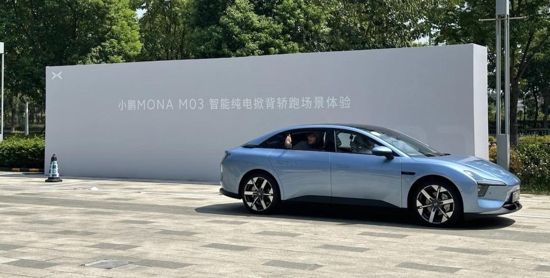 高階智駕平權(quán),寶駿云海對比小鵬MONA M03誰是20萬內(nèi)最強智駕?
