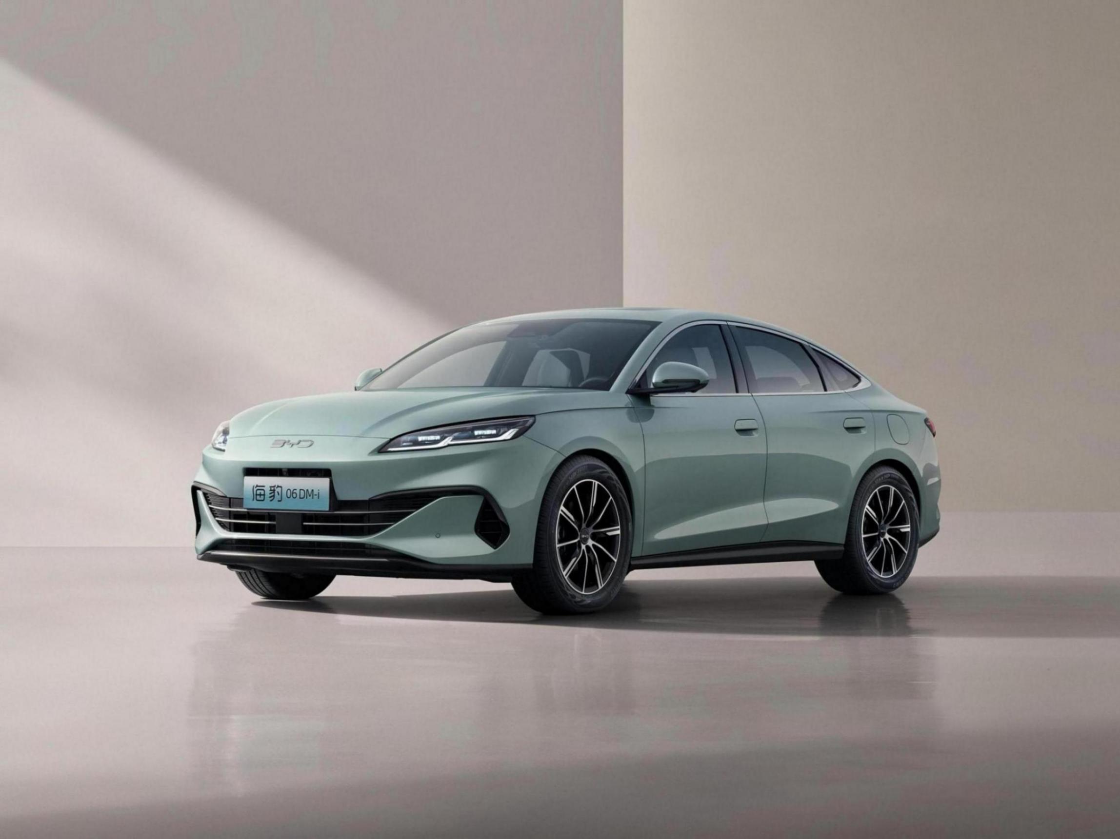 單月8萬輛!4.83米轎車9萬多,7.5秒破百2.9L油耗,一箱油2000km