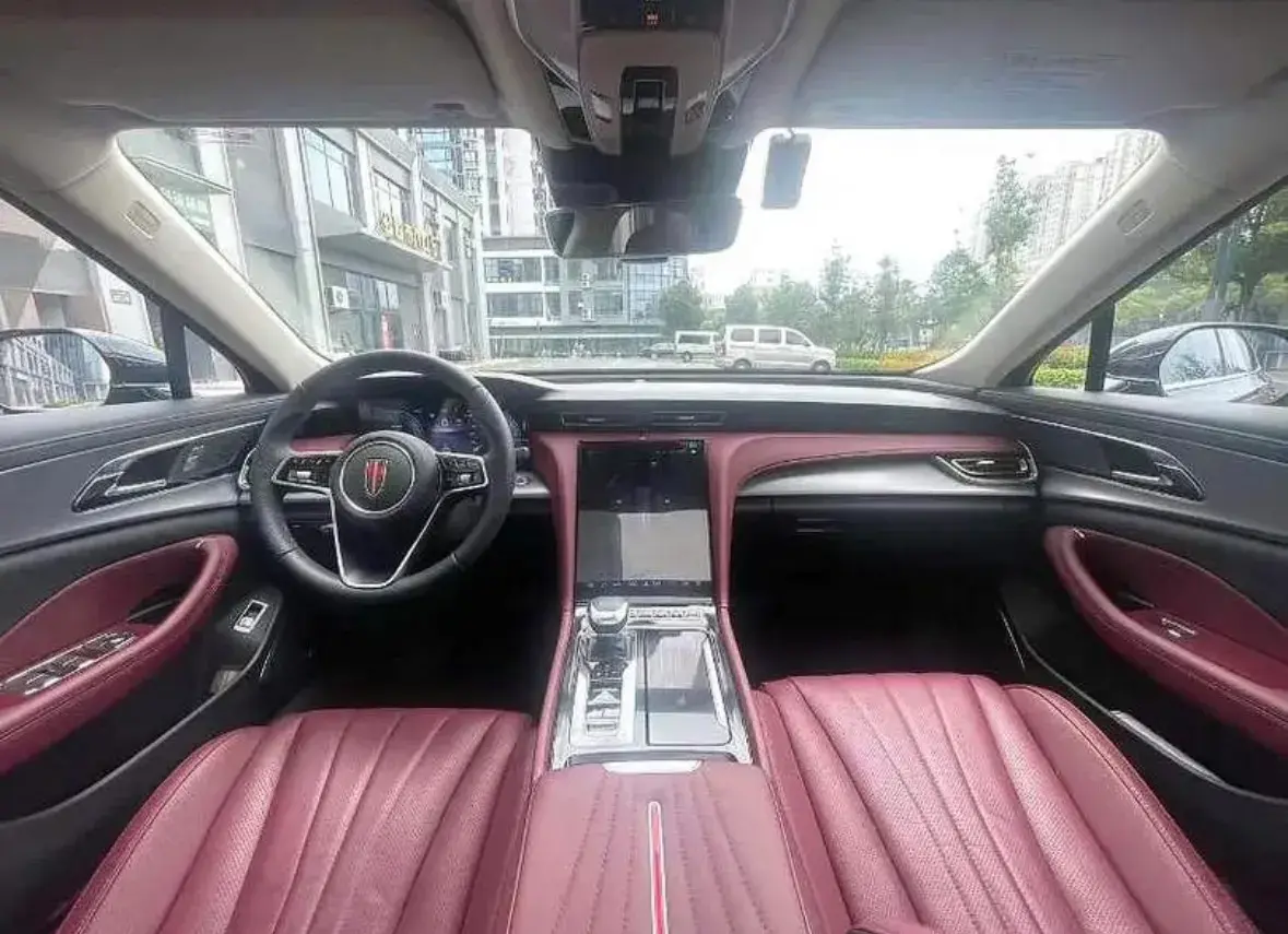 紅旗 H5是中國一汽紅旗品牌旗下的一款中型轎車