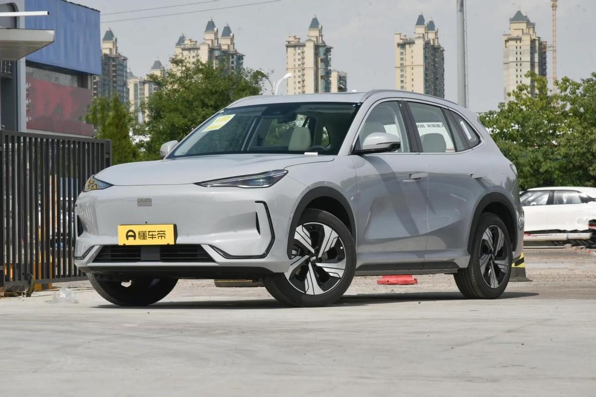 寶駿云海、銀河E5、極狐阿爾法S5、元PLUS四車對比,買誰不吃虧?